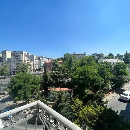 מלון Kuzgun House 3*