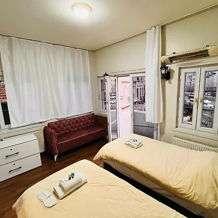 Kuzgun House מלון